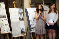 [FOTO] Wystawa prac magisterskich studentów kierunku architektura w Podziemnej Trasie Turystycznej