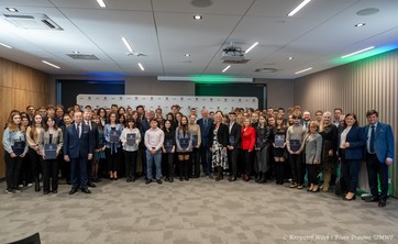 Stypendystki i stypendyści z przedstawicielami władz Podkarpacia i uczelni,