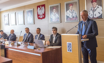 Wręczenie nominacji profesorskich podczas wrześniowego posiedzenia Senatu