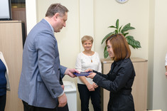 Wręczenie legitymacji PRz studentom z Wietnamu