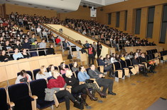 [FOTO] Rekordowa liczba zgłoszeń na seminarium chemiczne