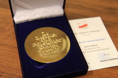 Złoty medal dla rektora Politechniki Rzeszowskiej za zasługi dla polskiego ruchu olimpijskiego