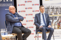 Od lewej: prof. P. Mickiewicz, prof. PRz  Mariusz Ruszel, fot. B. Motyka.