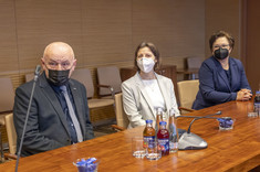 Od lewej: prof. PRz Cz. Jasiukiewicz, dr M. Wołowiec-Musiał, dr U. Bednarz, 