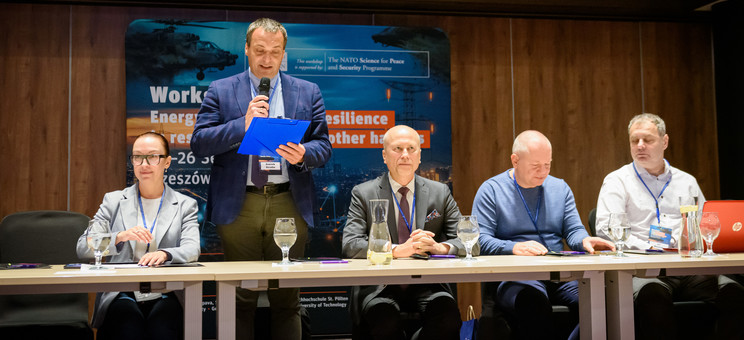 Opening of the meeting by prof. PRz D. Strzałka. From the left: prof. Oksana Vovk, prof. Dominik Strzałka, prof. Jarosław Sęp, prof. Anatolii Cherniavskyi, Igor Sikorsky,