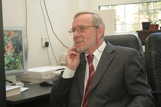 Prof. Jacek Jeżowski,