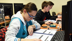 Ruszyła Szkoła Młodych Fizyków i Szkoła Młodych Informatyków