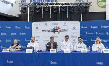 Uczestnicy konferencji prasowej,