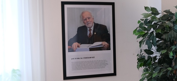 Portret prof. Stanisława Kusia w AOS w Bezmiechowej