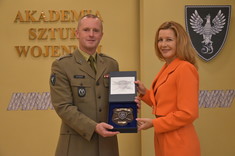 Od lewej: płk. prof. T. Jałowiec, prof. PRz B. Zatwarnicka-Madura,