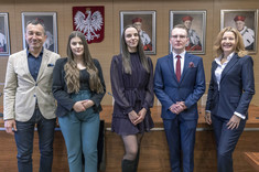 Od lewej: prof. G. Ostasz, N. Hawro, A. Sroka, P. Leszczyński,  prof. PRz B. Zatwarnicka-Madura,
