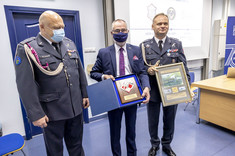 Od lewej: ppłk pil. S. Byliniak, prof. M. Orkisz, płk pil. P. Bigos, 