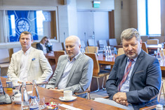 Od lewej: prof. PRz A. Burghardt, prof. J. Sęp, P. Koszelnik,