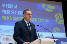 prof. PRz G. Masłowski, przewodniczący forum, 