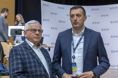 Od lewej: prof. PRz A. Marciniec, P. Owsicki,
