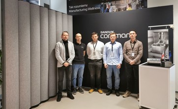 Od lewej: T. Janus, T. Wojtanek, Ł. Dubiel, M. Jużyniec, dr inż. M. Sałata,