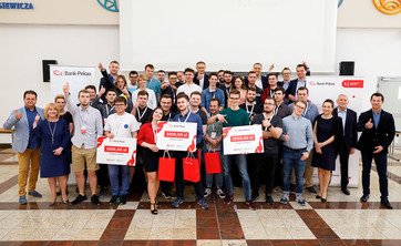 Studenci Politechniki Rzeszowskiej wygrali Hackathon PekaoCoders
